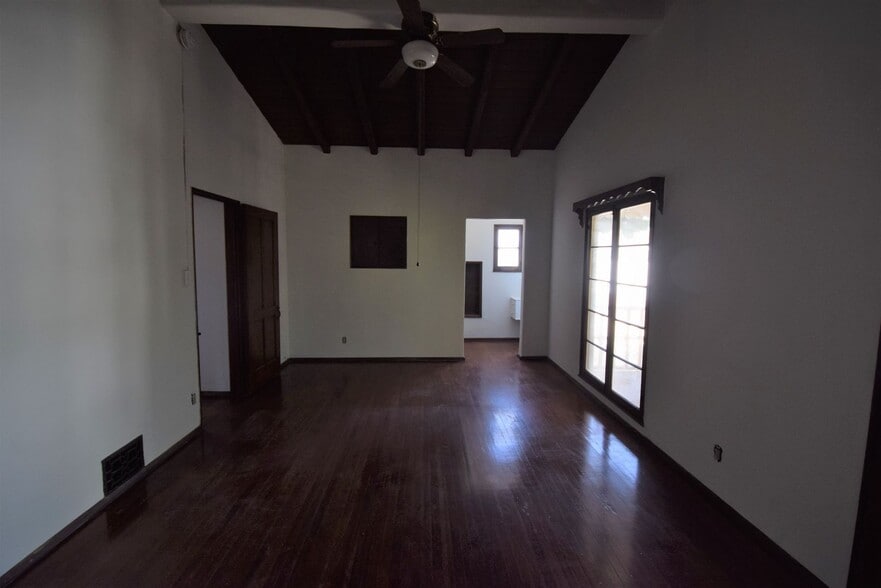 Building Photo - 1008 Orange Grv Ave