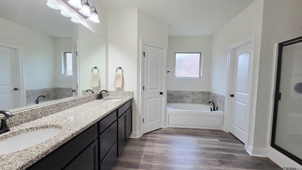 Building Photo - 1346 Hickory Creek Dr