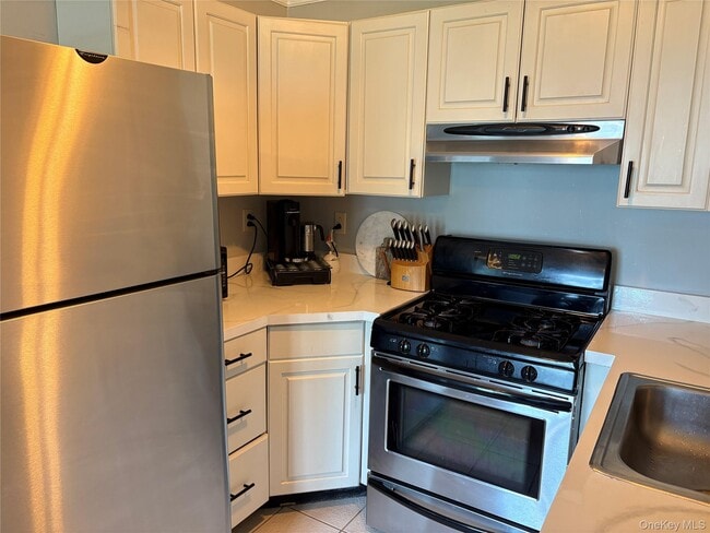 Building Photo - 209 Ramapo Rd