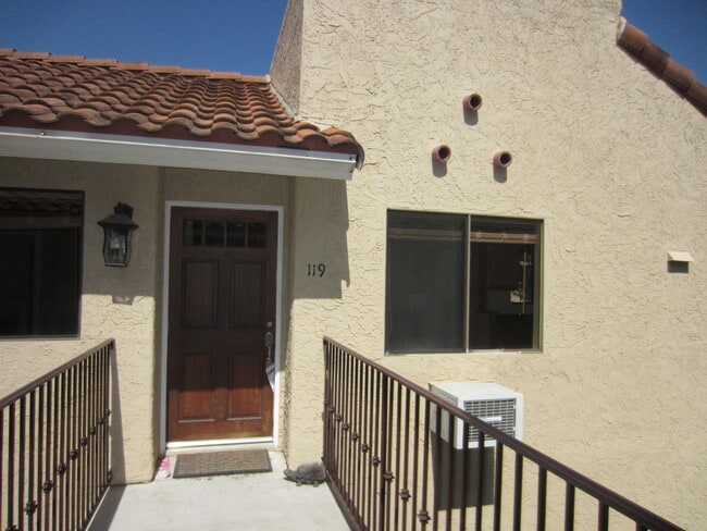 Building Photo - Spacious 2Bd Condo in Mira Mesa with Private Balcony & In-Unit Laundry!