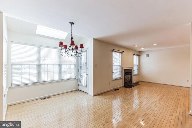 Building Photo - 4 Hogan Way