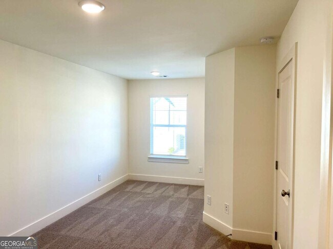 Building Photo - 5859 Greystone Dr