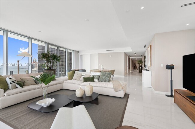Building Photo - 300 Biscayne Blvd