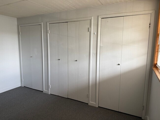 Building Photo - 113 Line Way