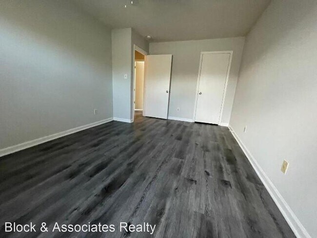 Building Photo - 2 br, 1.5 bath House - 1 Jadewood Court A
