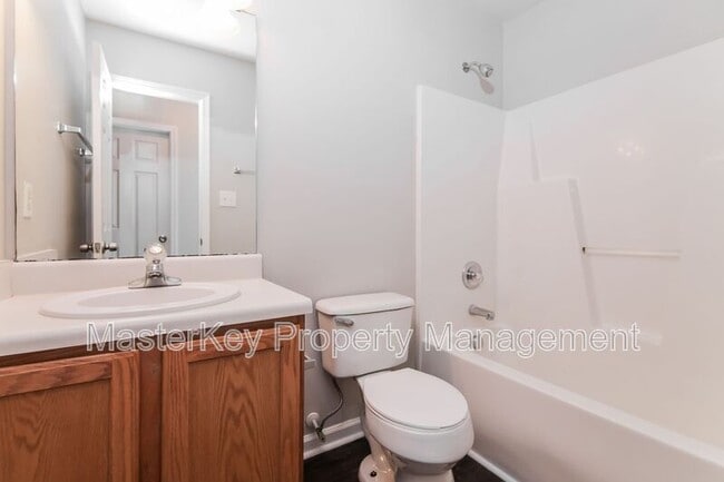 Building Photo - 6025 Presentation St