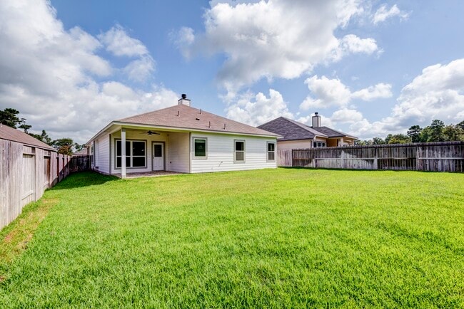Building Photo - 208 Shoreview Dr