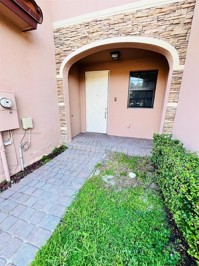 Building Photo - 159 SE 33rd Terrace