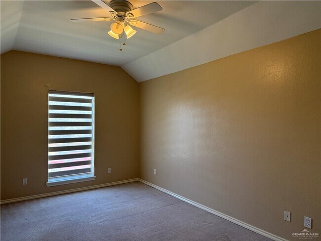 Building Photo - 35 Wisteria Dr