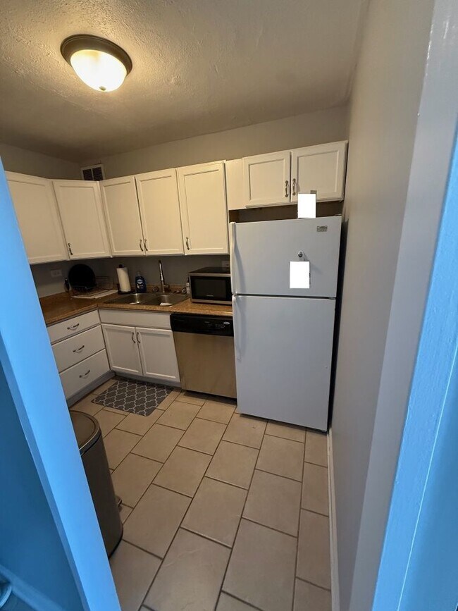 Building Photo - 720 W Gordon Terrace