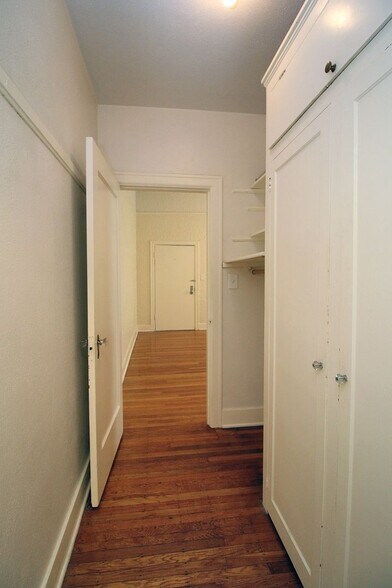 Building Photo - 2354-2362 SW Cactus Dr