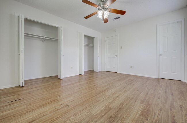 Building Photo - 7111 Dan-Jean Dr