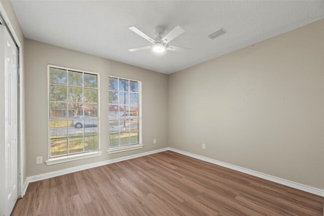 Building Photo - 7134 Prairie Village Dr