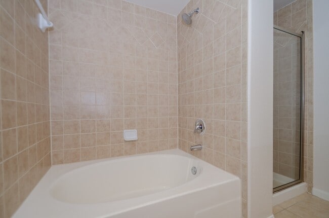 Building Photo - 9200 Westheimer Rd