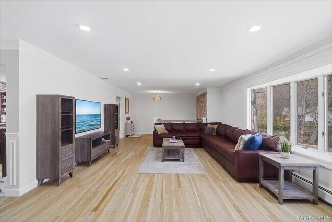 Building Photo - 263 Oyster Bay Road
