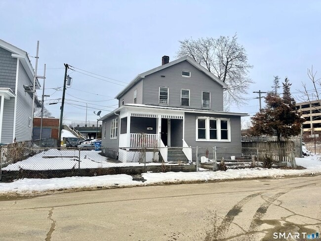 Building Photo - 128 Franklin St