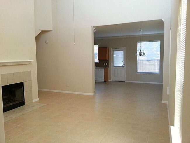 Building Photo - 16618 Pademelon Dr