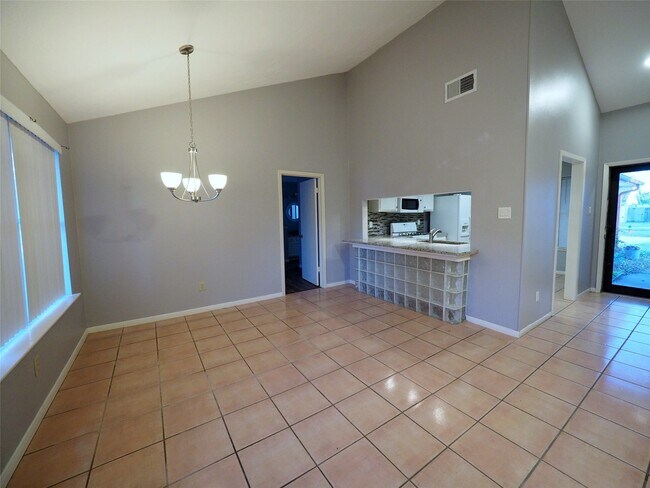 Building Photo - 2812 Pickett Dr