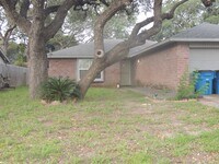 Building Photo - 2187 Glenwood Dr