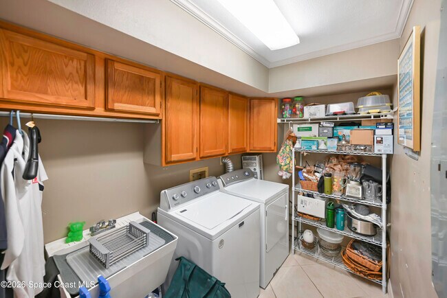 Building Photo - 2230 Sykes Creek Dr