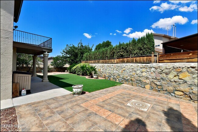 Building Photo - 14157 Robert Ituarte Dr