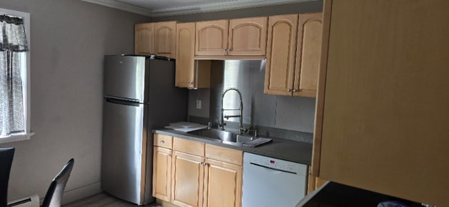 Building Photo - 1208 Denali St