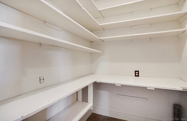 Building Photo - 52 Sherman St