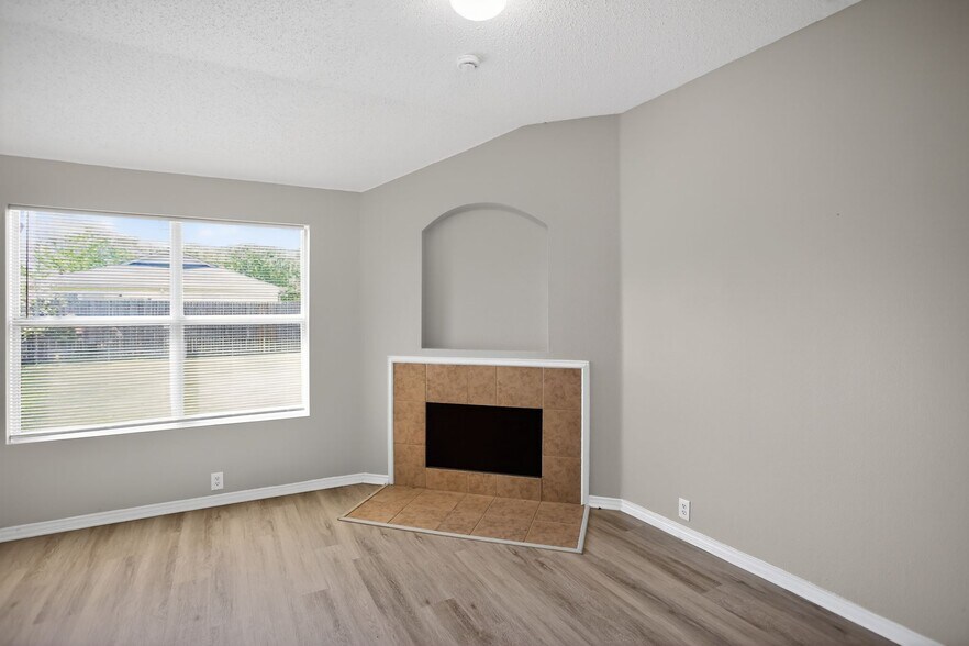 Building Photo - 4608 Merlot Dr