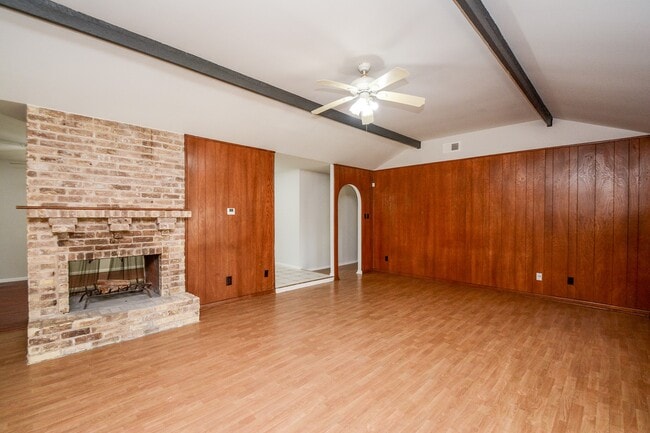 Building Photo - 7222 Pella Dr