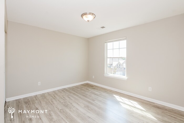 Building Photo - 327 Cumbre Ct