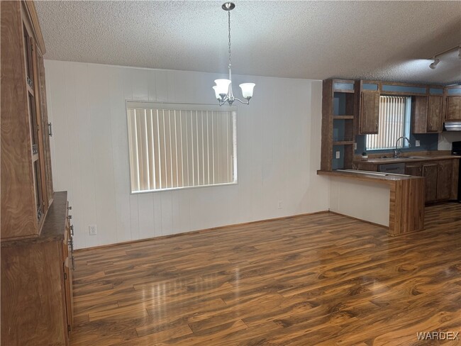 Building Photo - 615 Mead Ln