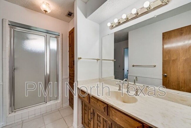 Building Photo - 3009 Malibu Pl
