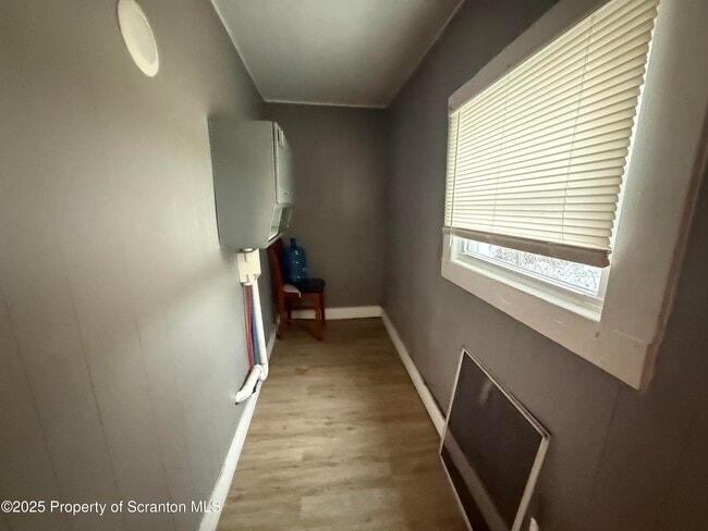 Building Photo - 417 Willow St