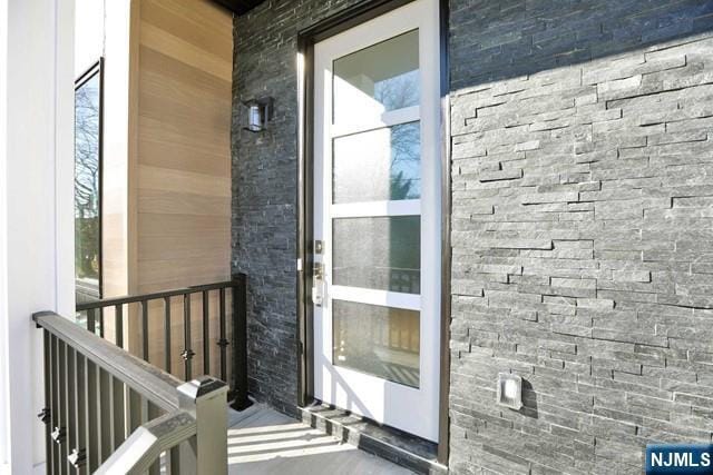 Building Photo - 463 Roff Ave