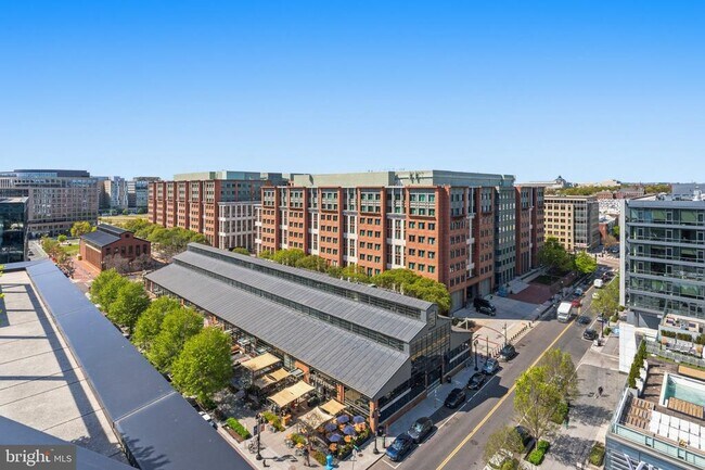 Building Photo - 1300 4th St SE