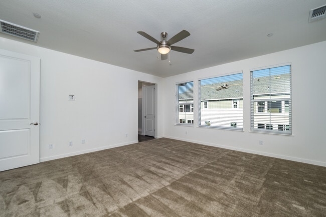 Building Photo - 9037 Summit Ln