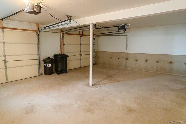 Building Photo - 18 Penny Ln