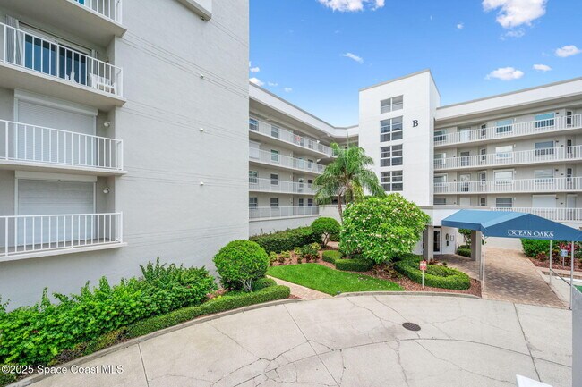 Building Photo - 8700 Ridgewood Ave