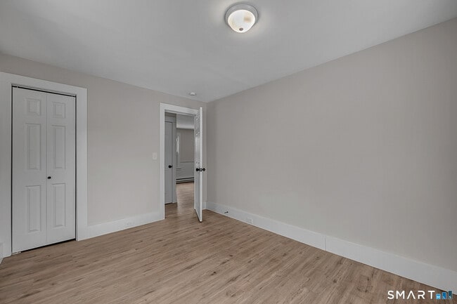 Building Photo - 8 Bancroft St