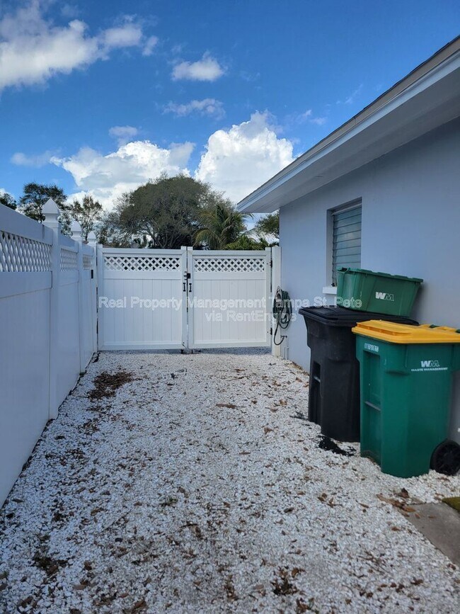 Building Photo - 2106 N Overbrook Ave