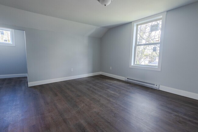 Building Photo - 129 Jackson St