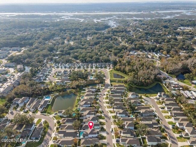 Building Photo - 2140 Fairway Villas Dr