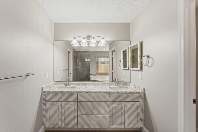 Building Photo - 13679 Callington Dr