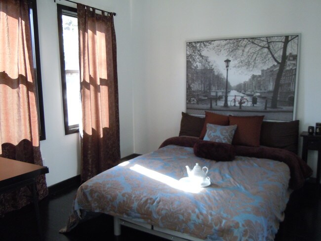 Previous Tenant's Style - 1253 N Genesee Ave