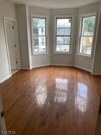 Building Photo - 142 Abinger Pl