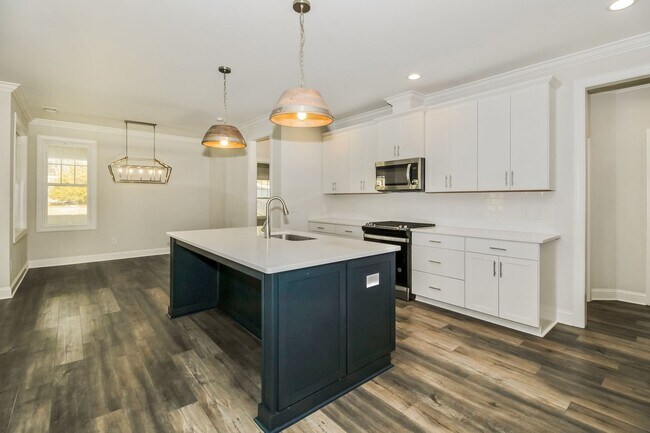 Building Photo - Beautiful 4 bedroom home in Wilmington