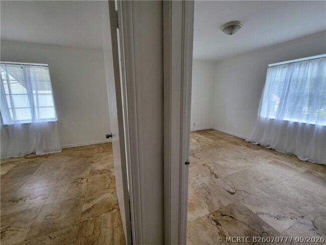 Building Photo - 2531 Funston St