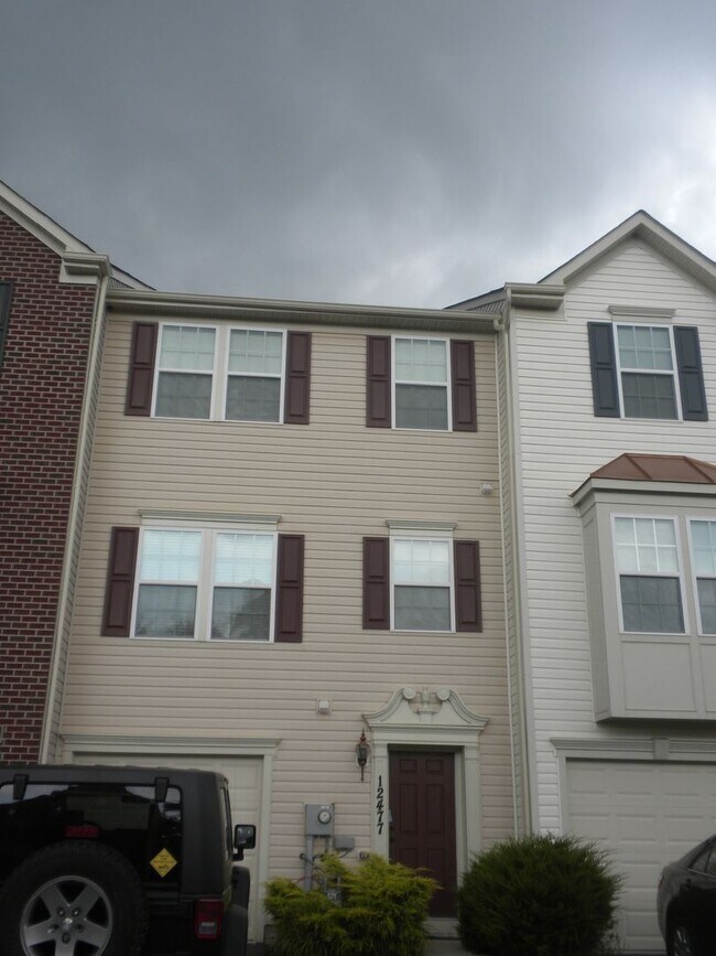 Building Photo - 3 Bedroom Townhome in Waynesboro!