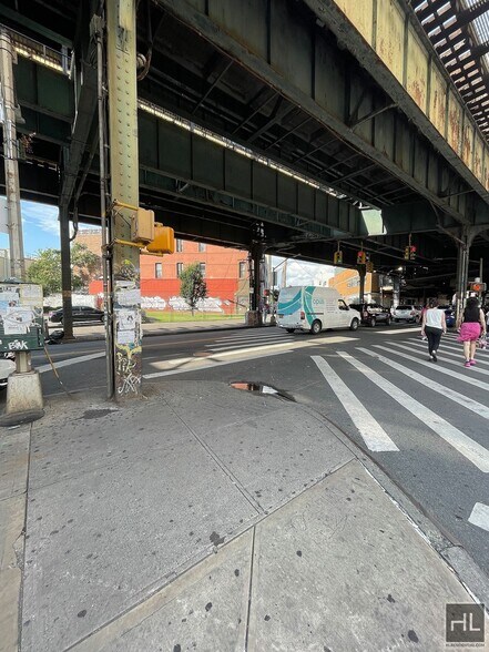 Building Photo - MYRTLE AVENUE