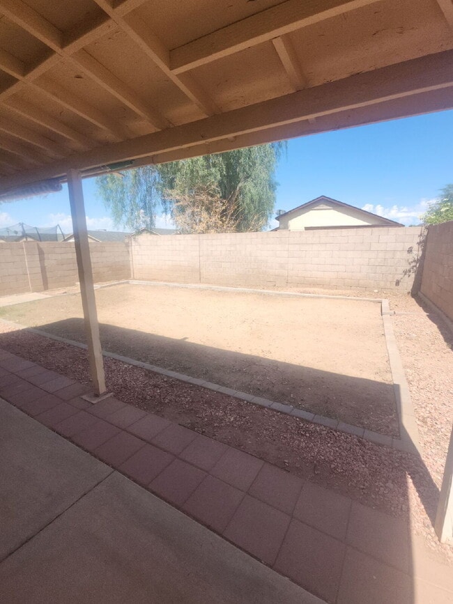 Building Photo - "Charming 3-Bedroom Oasis with 2 Baths in ...